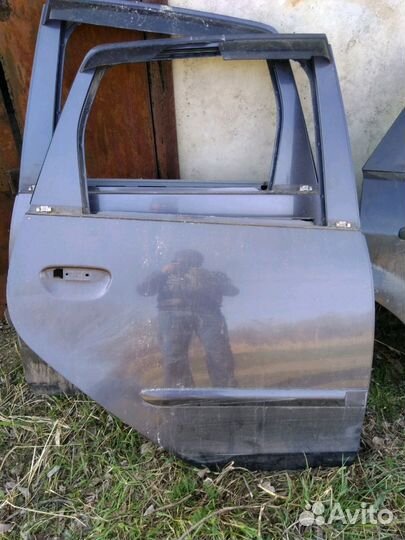 Дверь задняя митсубиши кольт z30