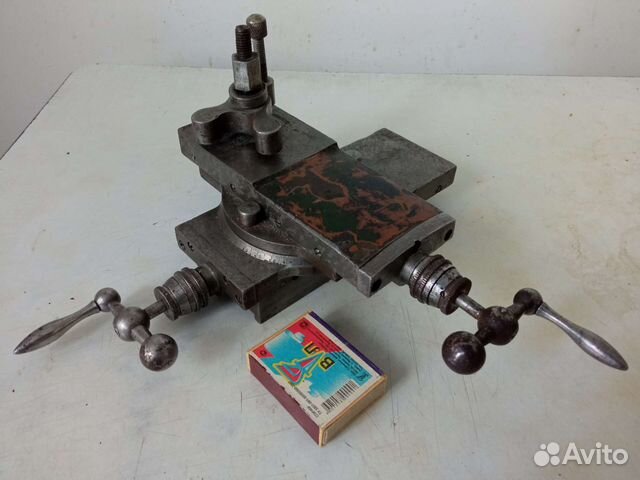 Суппорт часового токарного станка