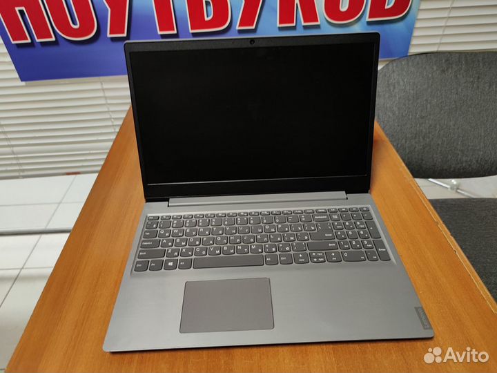 Свежий ноутбук бу / Lenovo / core i3 / ssd
