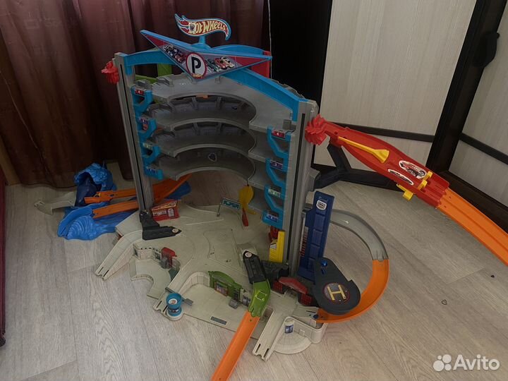 Парковка гараж хот вилс