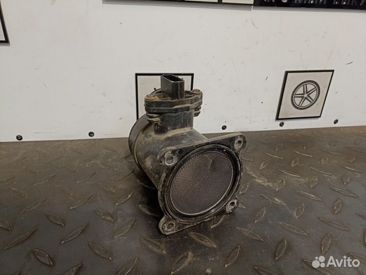 Расходомер воздуха (массметр) Nissan Primera P12