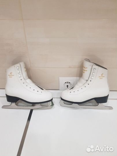 Фигурные коньки Graf