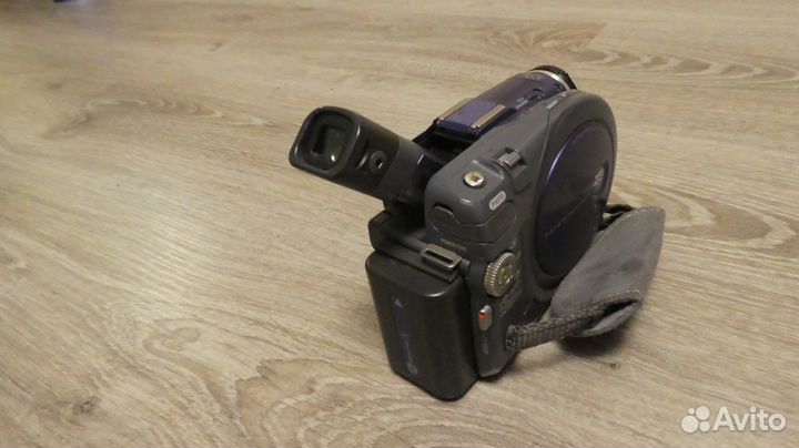 Видеокамера Sony DCR-DVD91E