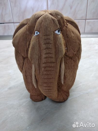 Слон копилка, подставка из кокоса