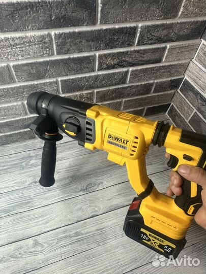 Аккумуляторный перфоратор dewalt