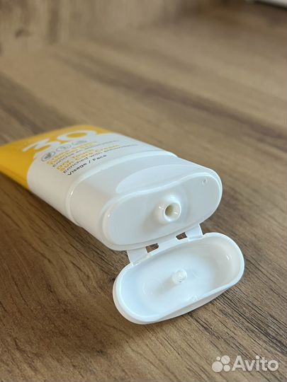 Солнцезащитный крем для лица clarins SPF 30