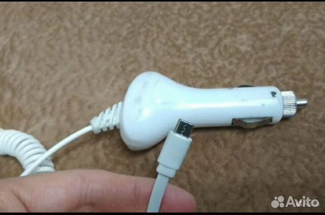 Автомобильное зарядное microUSB