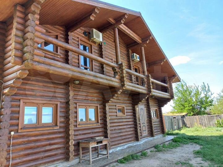 Коттедж 400 м² на участке 10 сот.