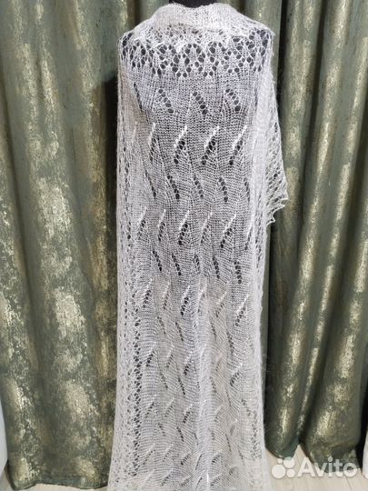 Пуховый палантин Ландыши