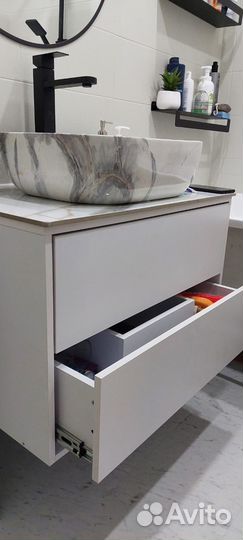 Тумба подвесная в ванную 