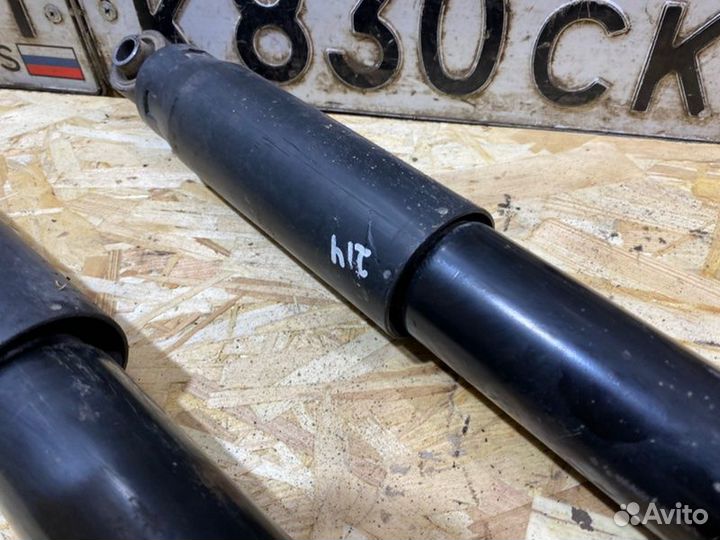 Амортизаторы задние Hyundai H-1 D4BH 2009