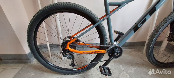 Велосипед горный GT avalanche sport 29 рама L