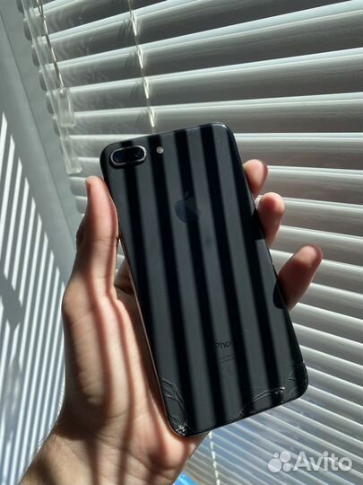iPhone 8 Plus, 64 ГБ