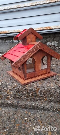 Кормушка для птиц и белок