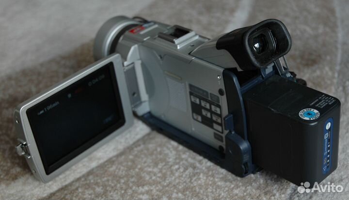 Видеокамера Sony DCR-TRV40E