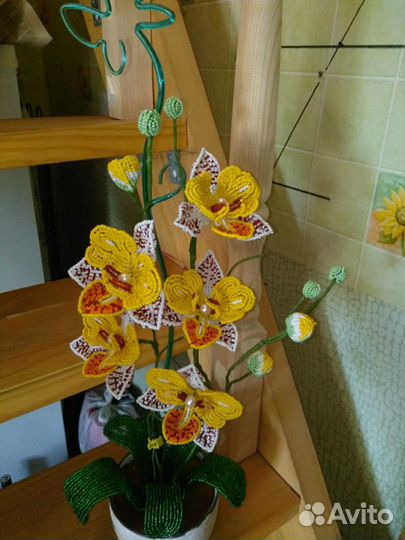 Орхидея из бисера