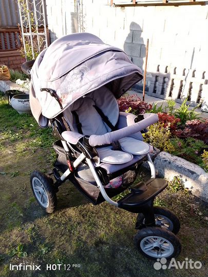 Прогулочная коляска