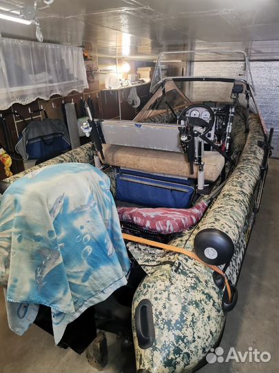 Лодка с мотором