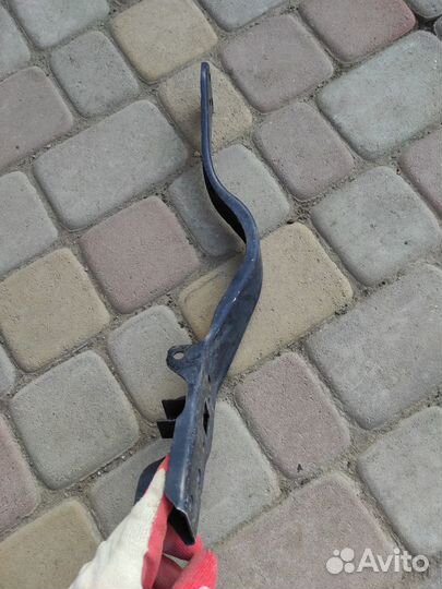 Кронштейн фары правый Mercedes E-Class W212 2009