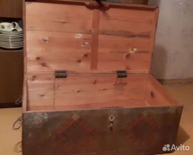Сундук деревянный старинный