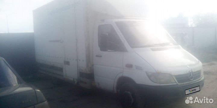 Mercedes-Benz Sprinter цельнометаллический, 2004