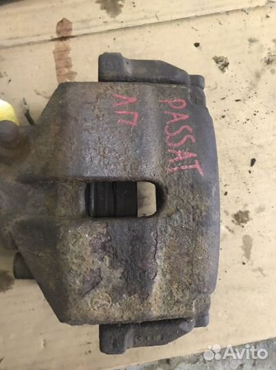 Volkswagen passat b 7 суппорт передний правый