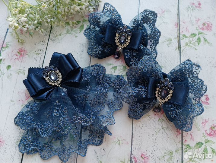 Брошь- жабо и банты для ученицы,подарочный набор