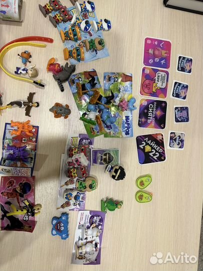 Игрушки киндер,вкладыши