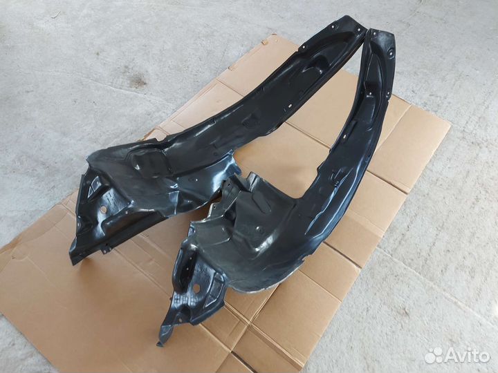 Подкрылок передний Subaru Forester SH комплект