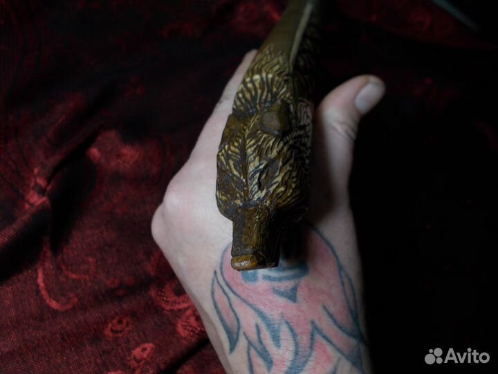 Топорище резное,волчара с плетёнкой