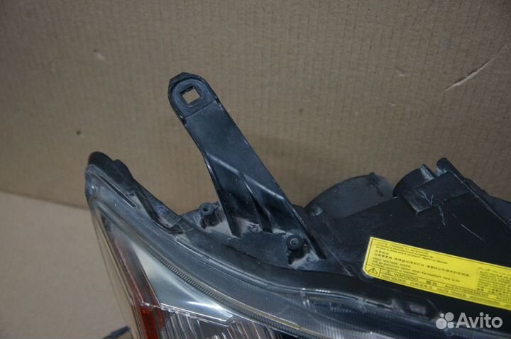 Фара Правая Mitsubishi Outlander XL (2005-2010)