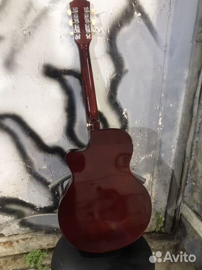 Акустическая гитара