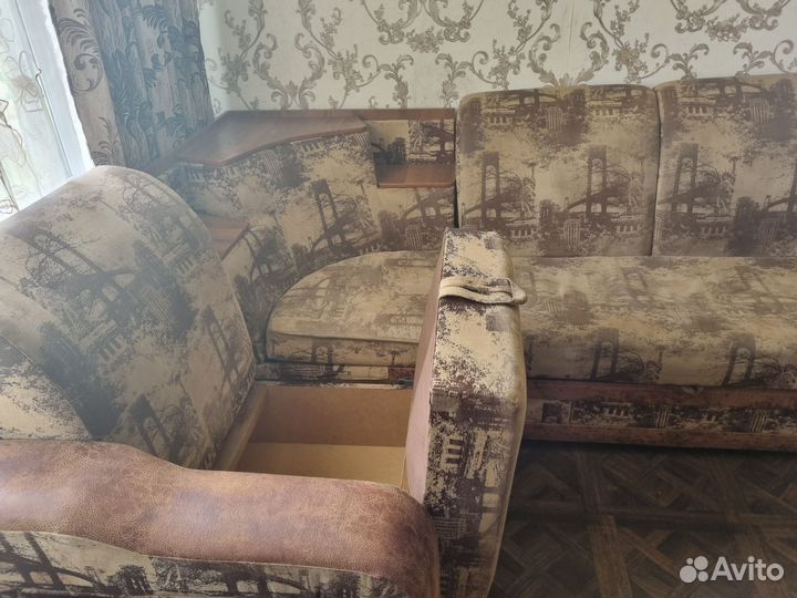 Продам угловой диван бу