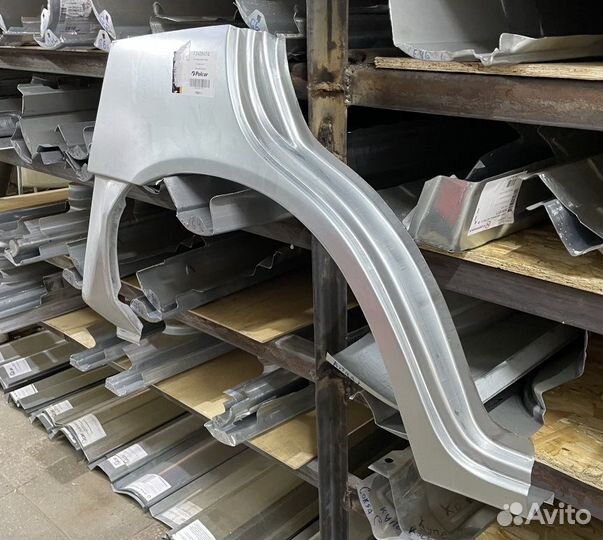 Арка правая Volvo S40 V40 1995-2004 (Polcar)