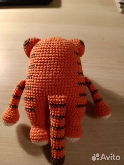 Вязаная игрушка тигр