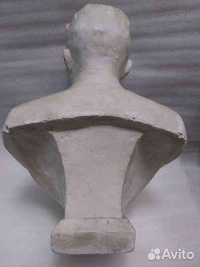 Гипсовый бюст Маяковского