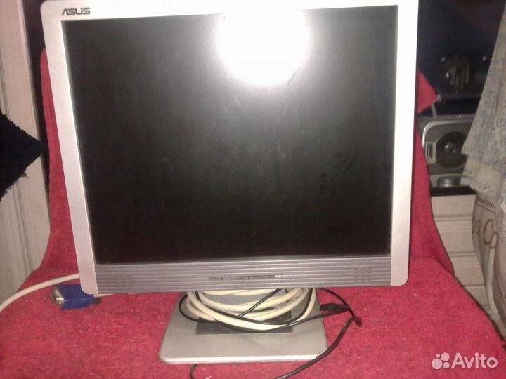 Монитор asus MM17T со встроеными стереоколонками