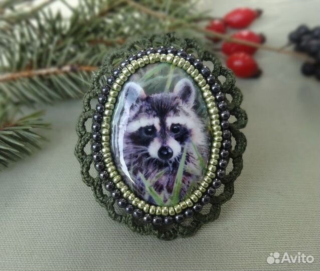 Брошь ручной работы 