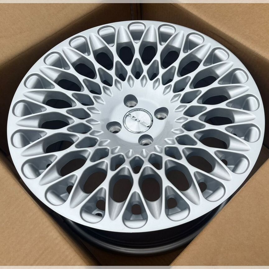Литые диски PDW 8×R17 4×100