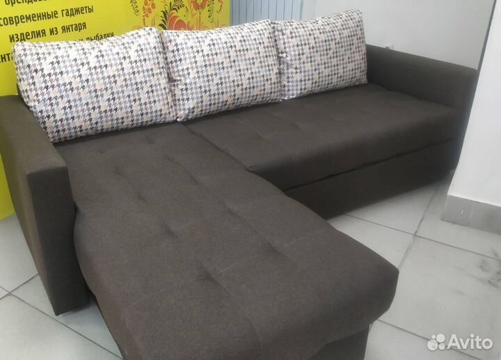 Диван с универсальным углом