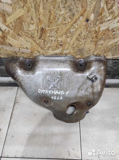 Тепловой экран Mitsubishi Outlander 1