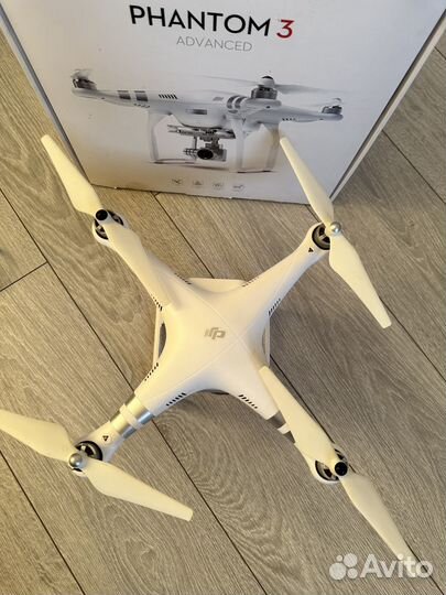 Квадрокоптер DJI Phantom 3 Advanced