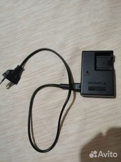 Зарядка olympus LI-40C