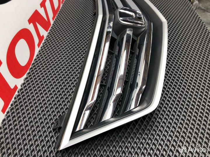 Решетка радиатора передняя Honda Accord 8 CU 2010