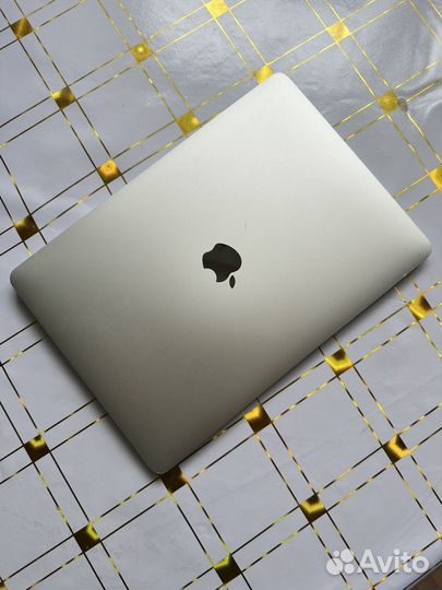 Apple macbook air 2020 j3