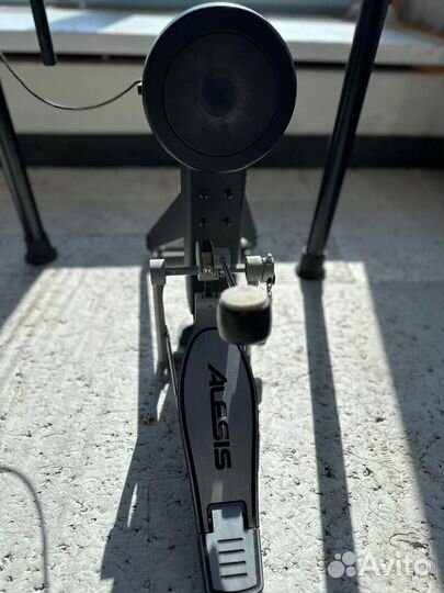 Электроная барабанная уст-ка alesis nitro mesh KIT