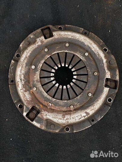 Корзина сцепления Audi 80 b3 1.6 068141117B