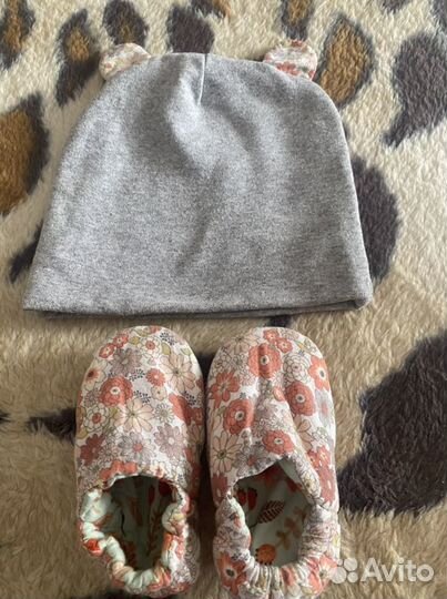 Шапочка демисезонная с пинетками