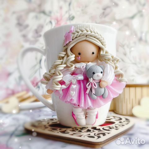 Кружка с декором из полимерной глины