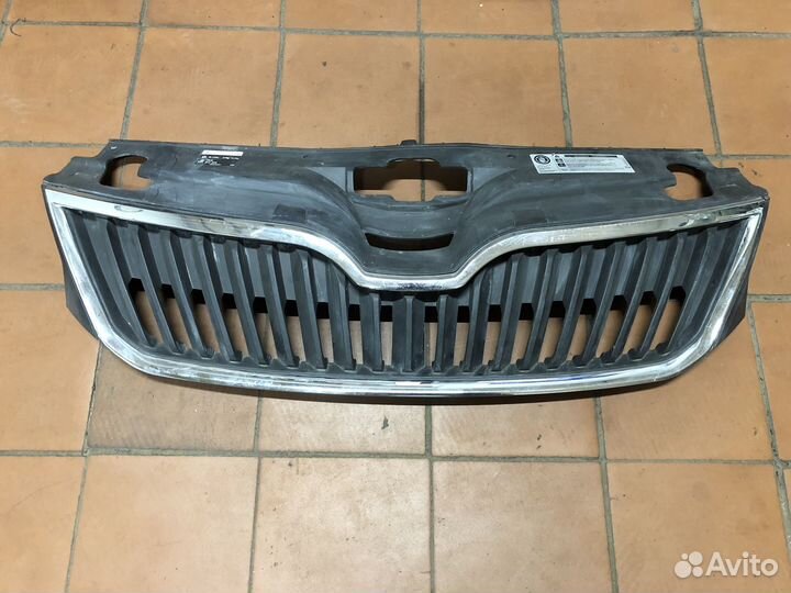 Skoda Rapid Решетка радиатора